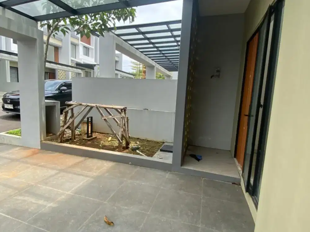 Over Kredit Rmh 2Lantai 1 menit Tol Kranggan di Varana Golf Estate Bogor