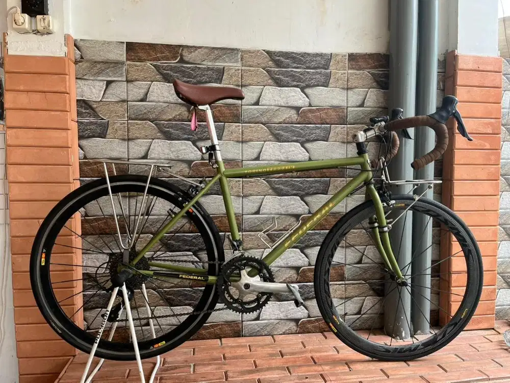 Sepeda touring roadbike