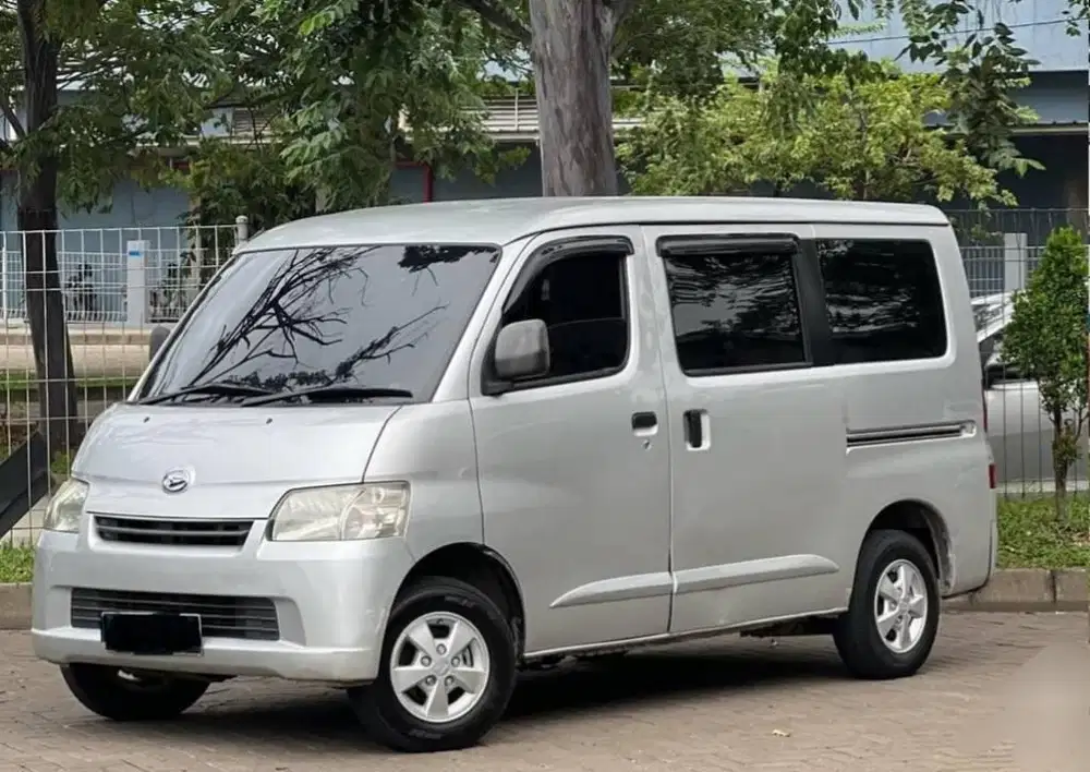 Grand Max 2013 1.3d Silver Cash