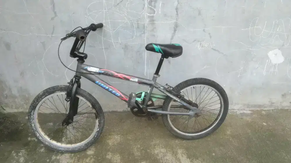 Di jual sepeda bmx united uk 20 siap pake