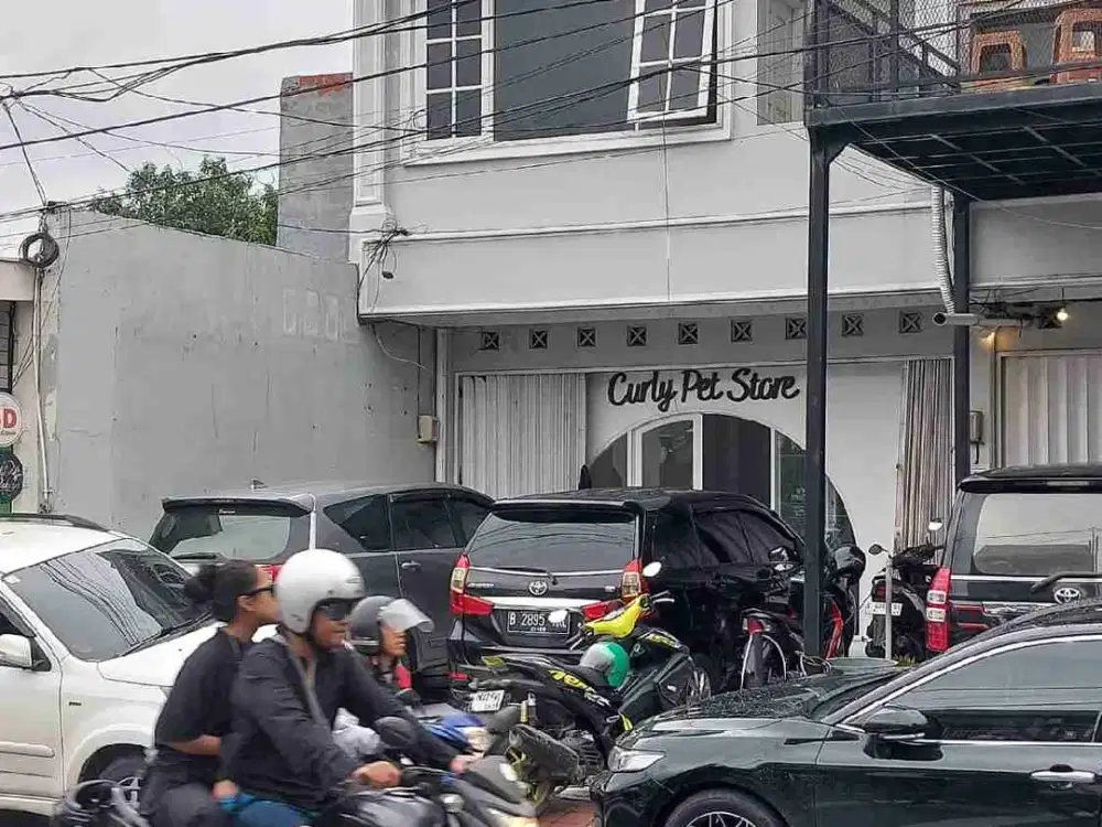 RUKO 2 LANTAI MEWAH PINGGIR JALAN RAYA ROW LEBAR