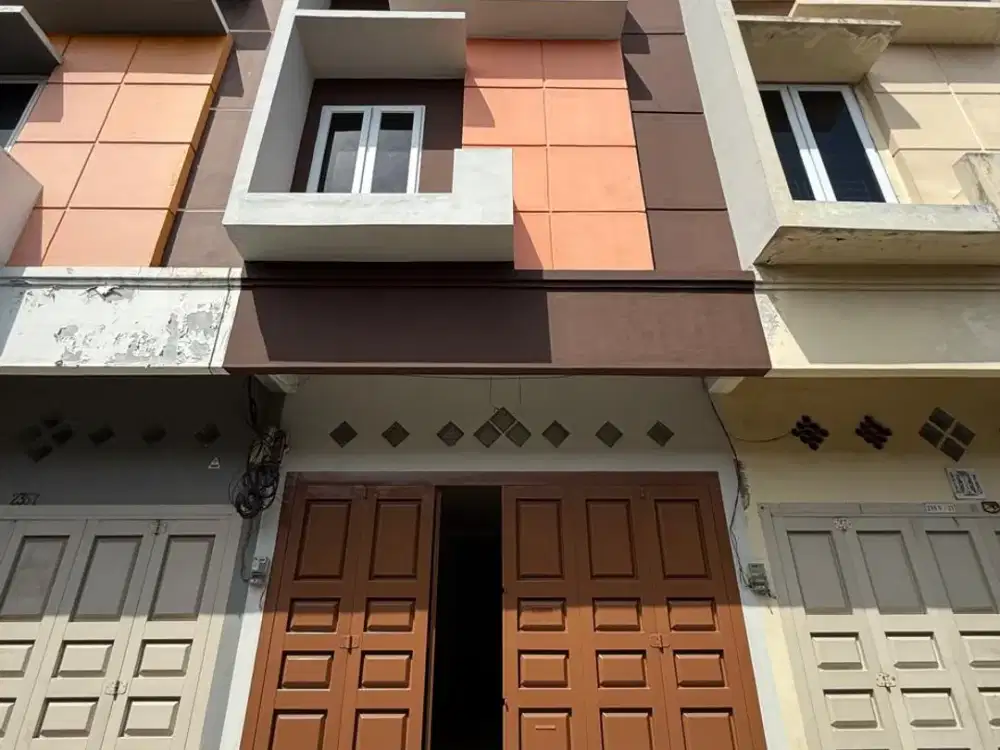 Disewakan Rumah Japaris Town House Daerah Sutrisno Kota