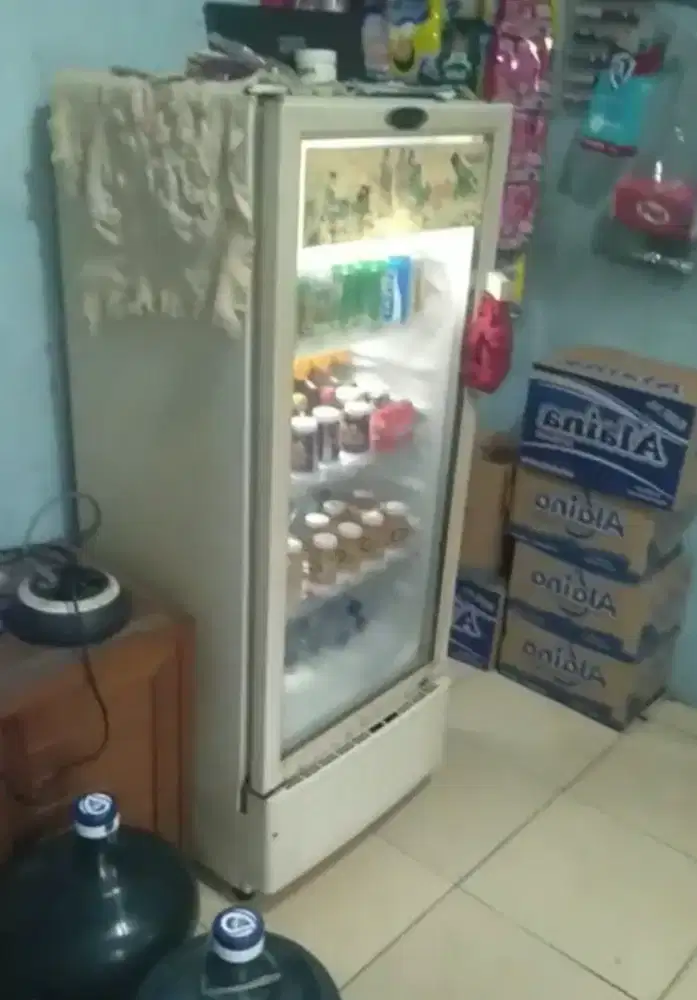 Showcase frigigate 4 rak