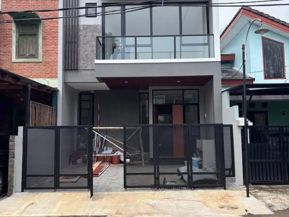 BRAND NEW HOUSE RUMAH DESAIN MODERN INTERIOR CANTIK DI LOKASI STRATEGIS