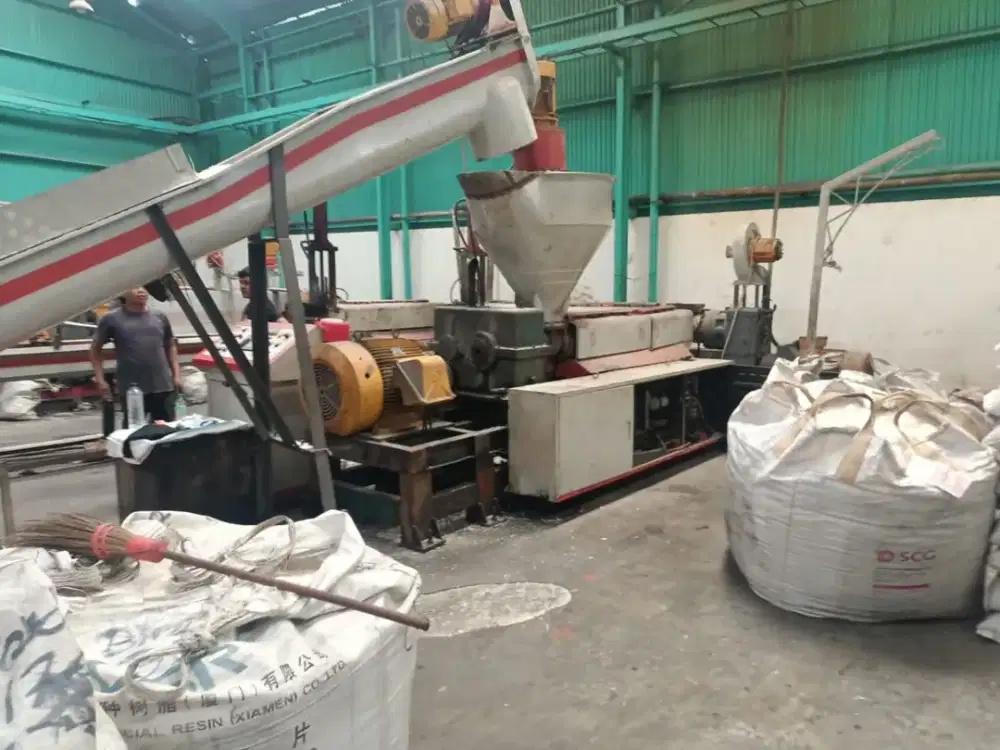 pabrik biji plastik beserta mesin usaha masih aktif  Lokasi Waru, Sidoarjo