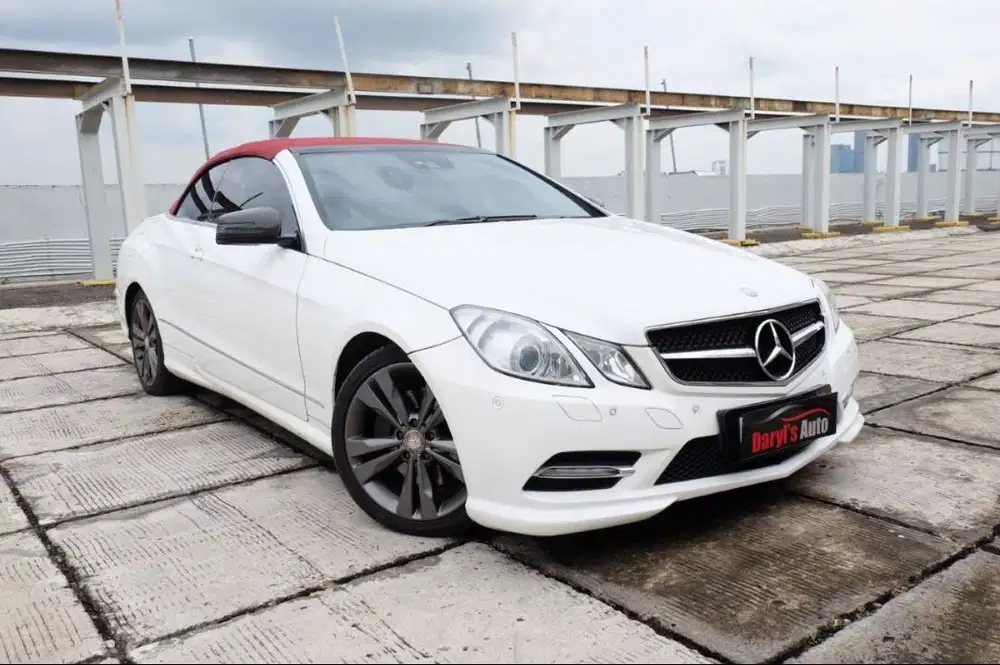 Mercedes Benz E250 E 250 Cabriolet AMG White On red tdp148jt