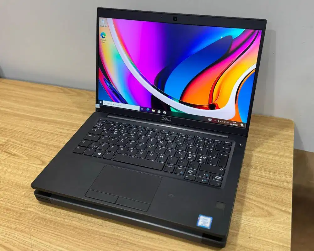 Laptop Dell Latitude 7390 Core i5 Gen7 8GB Layar 13.3inch N-WJ