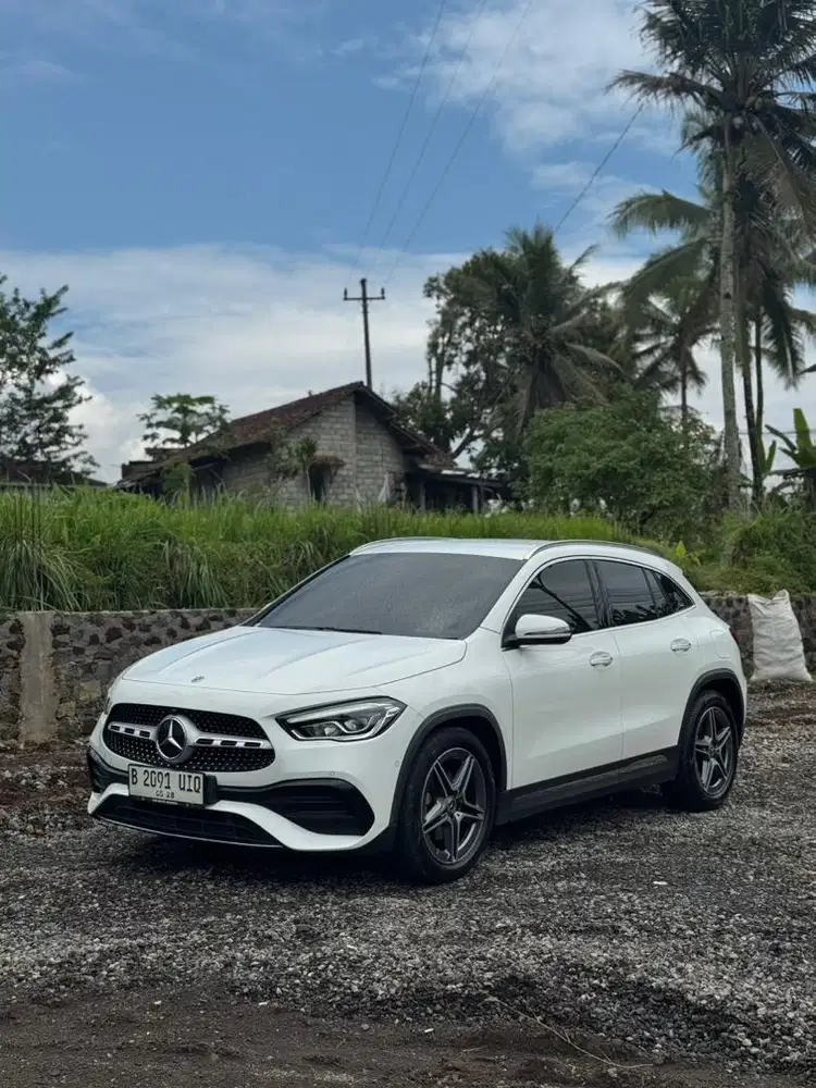 Mercedes-Benz GLA200 AMG PROGRESSIVE LINE