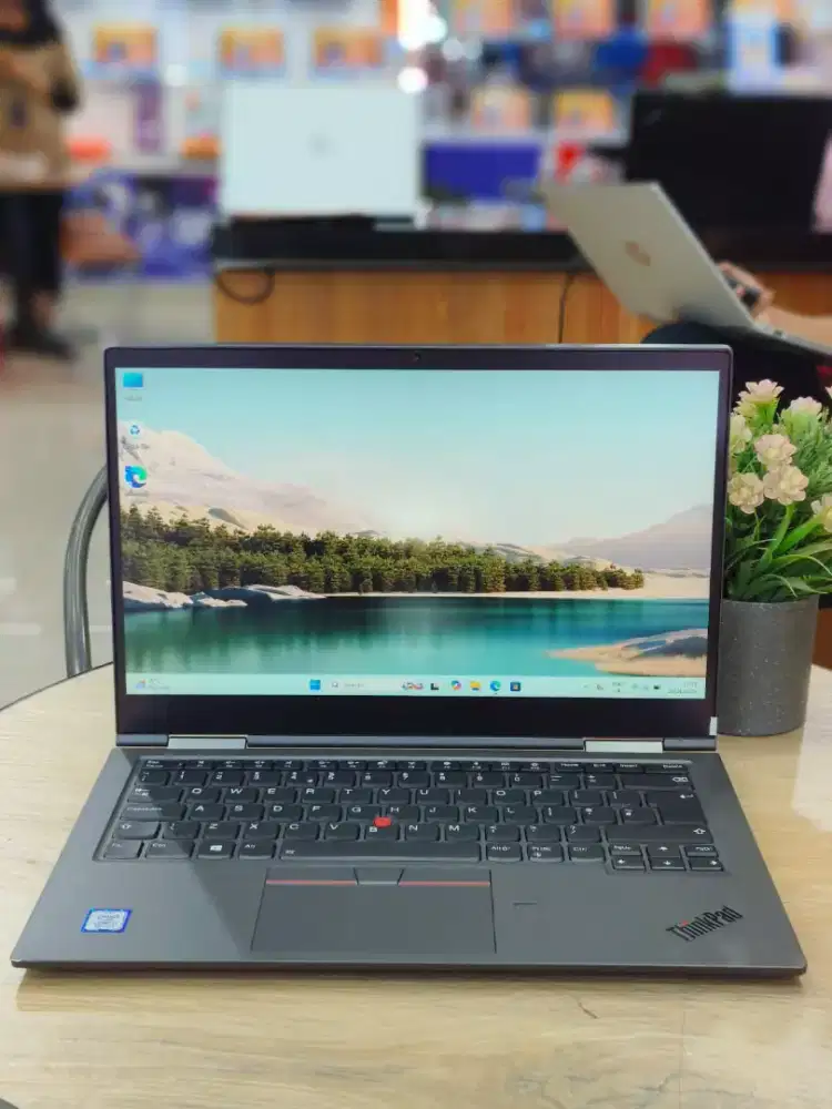 LENOVO X1 YOGA (Terjangkau)