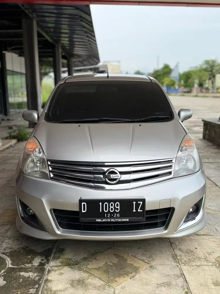 Nissan Grand Livina XV 2012 AT