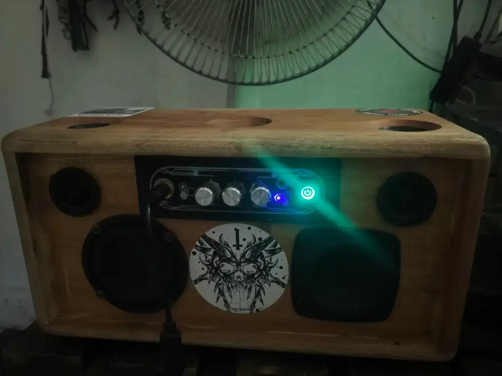 Speaker Rakitan Sendiri