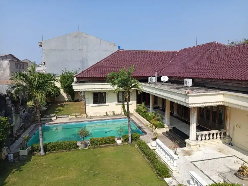 Dijual rumah mewah plus private pool jemur andayani surabaya