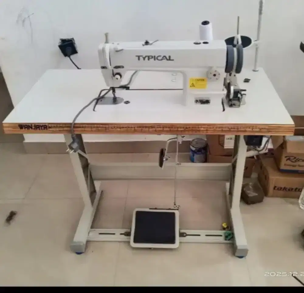 Mesin jahit typical Servo