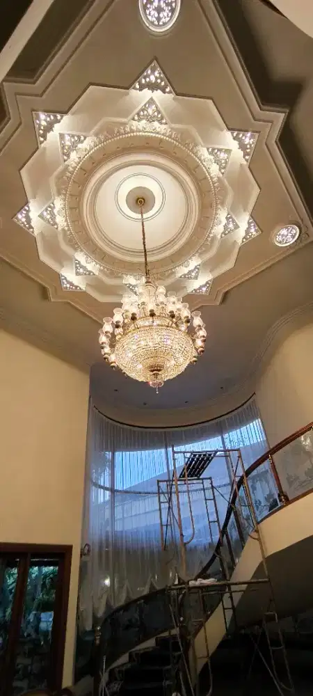 Chandelier Kristal Mewah – Besar & Elegan