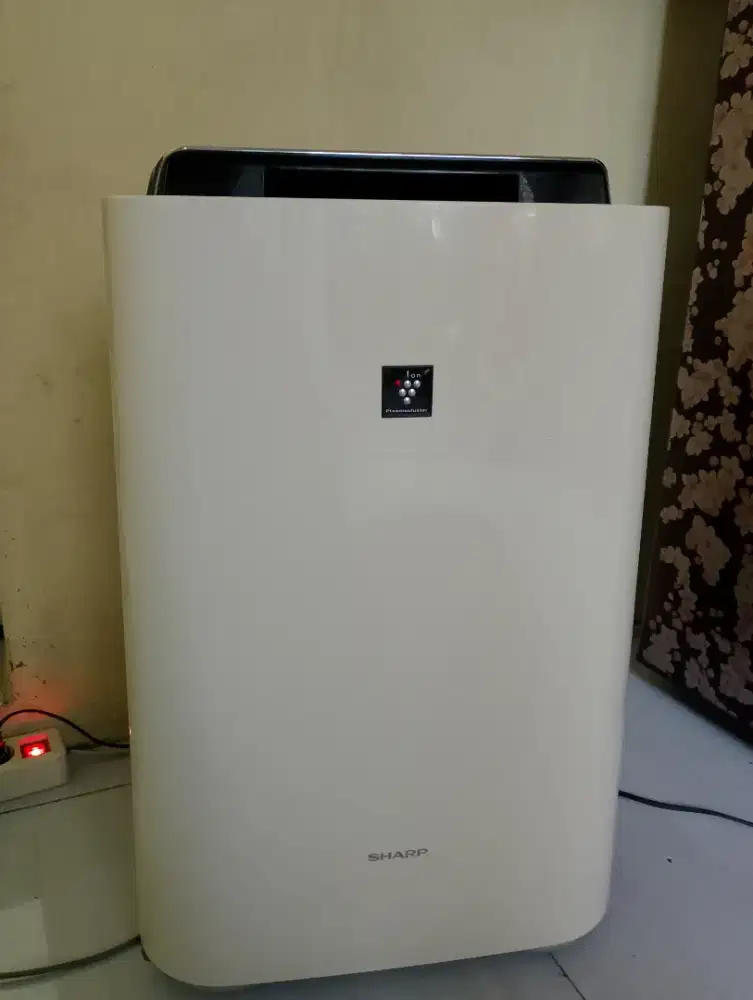 Preloved Air Purifier Sharp KC D40Y-W