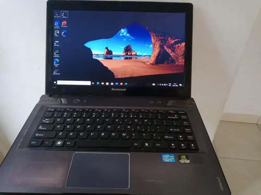 Laptop lenovo gaming nvidia 650m ram 8 ssd 256 ngebut