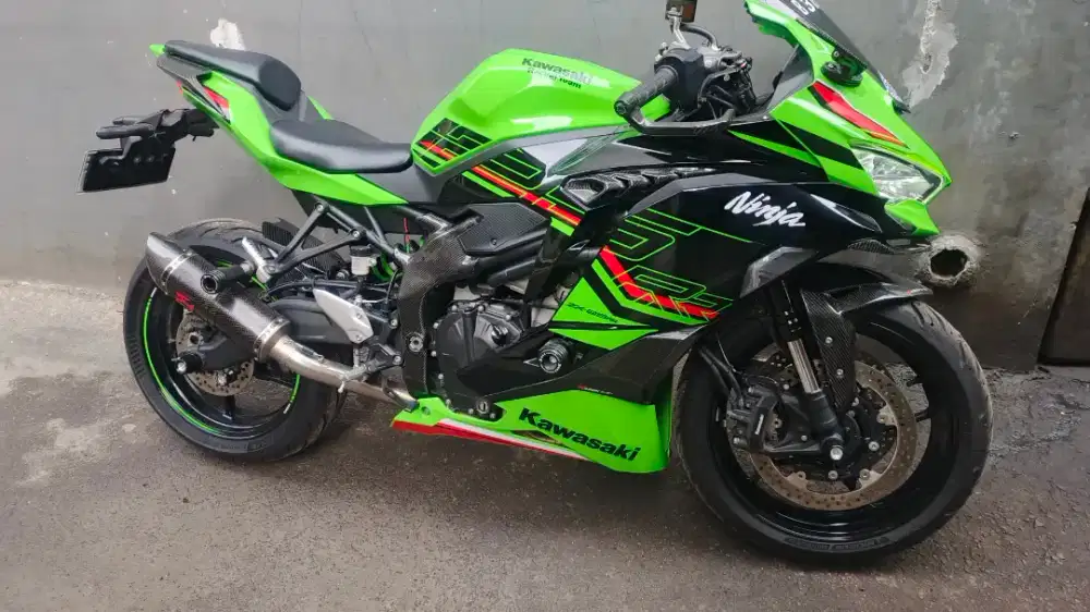 Kawasaki ZX 25RR Qs ABS mulus KM rendah, jarang d pakai