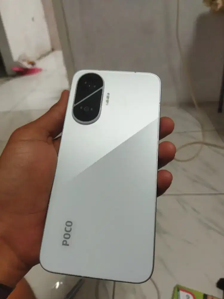 POCO F7 PUTIH 12/512 GARANSI ON AKTIVASI SEPTEMBER, FULLSET NOMINHS