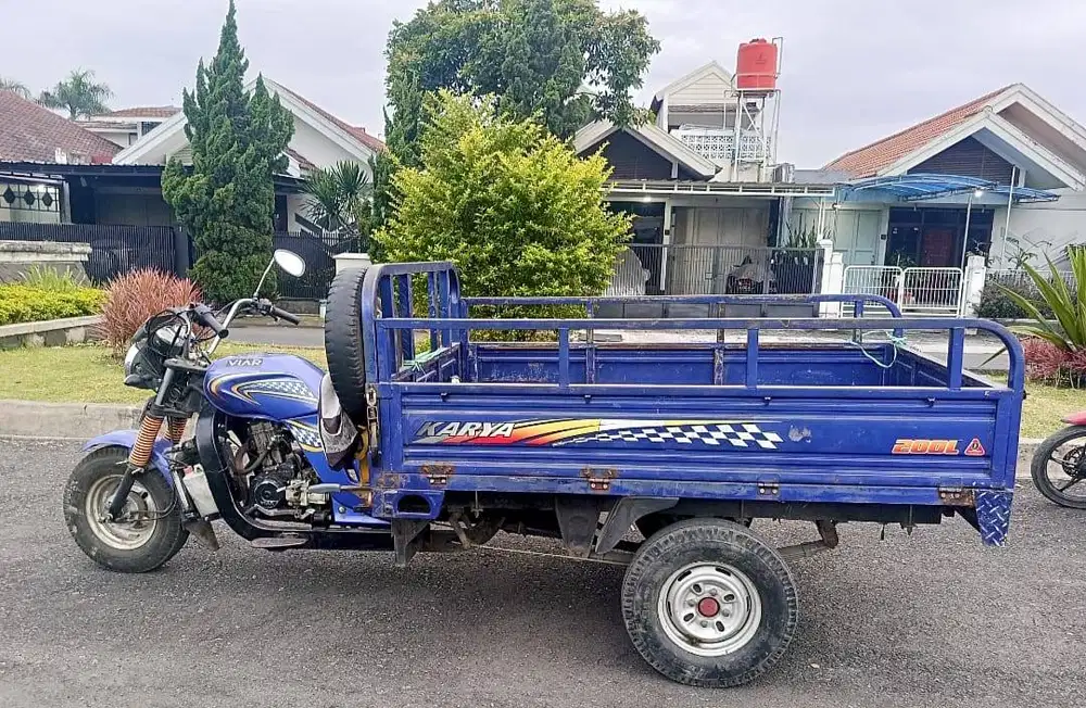 Viar roda tiga, angkutan barang kondisi baik tanpa kendala pajak ON