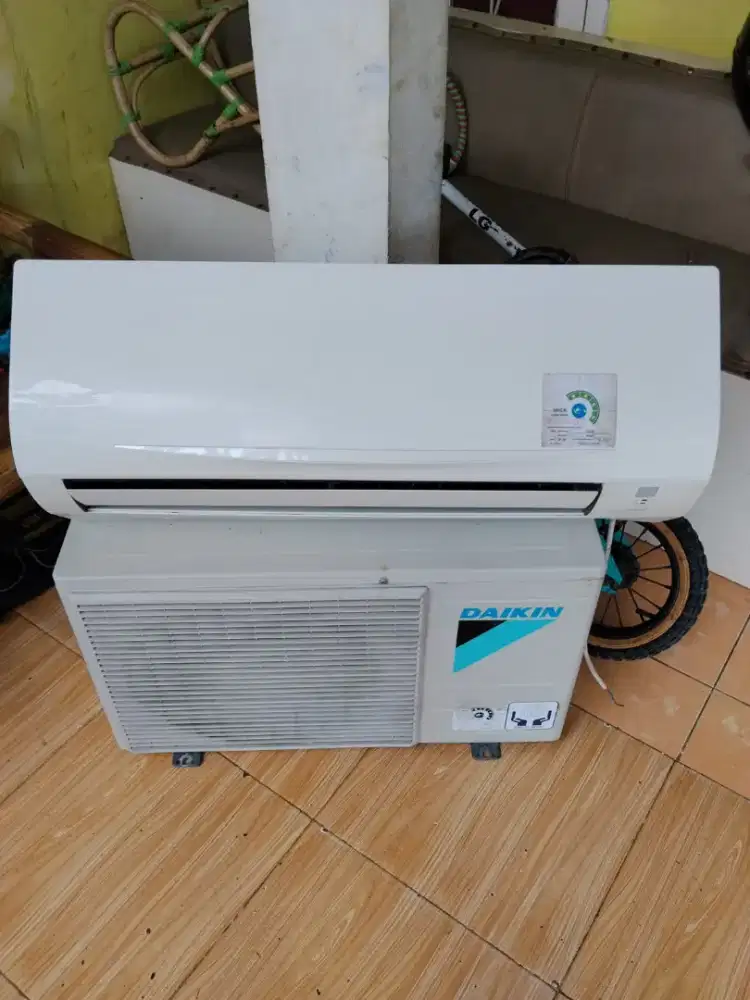 daikin 1/2pk R32 thailand kondisi unit mulus 95%