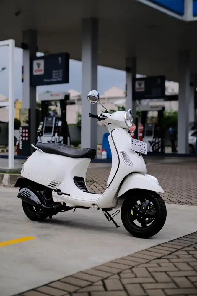 PIAGGIO VESPA LX 150 2V INJEKSI TAHUN 2011 MURAH BERGARANSI
