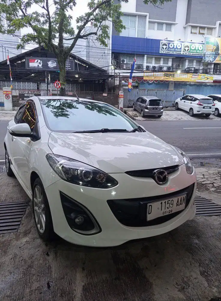 Mazda 2R automatic 2012