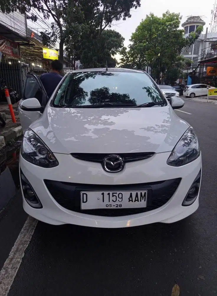 mazda 2R automatic 2012