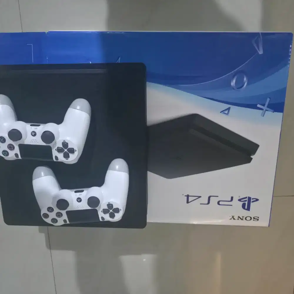 Di jual PS 4 1 TB