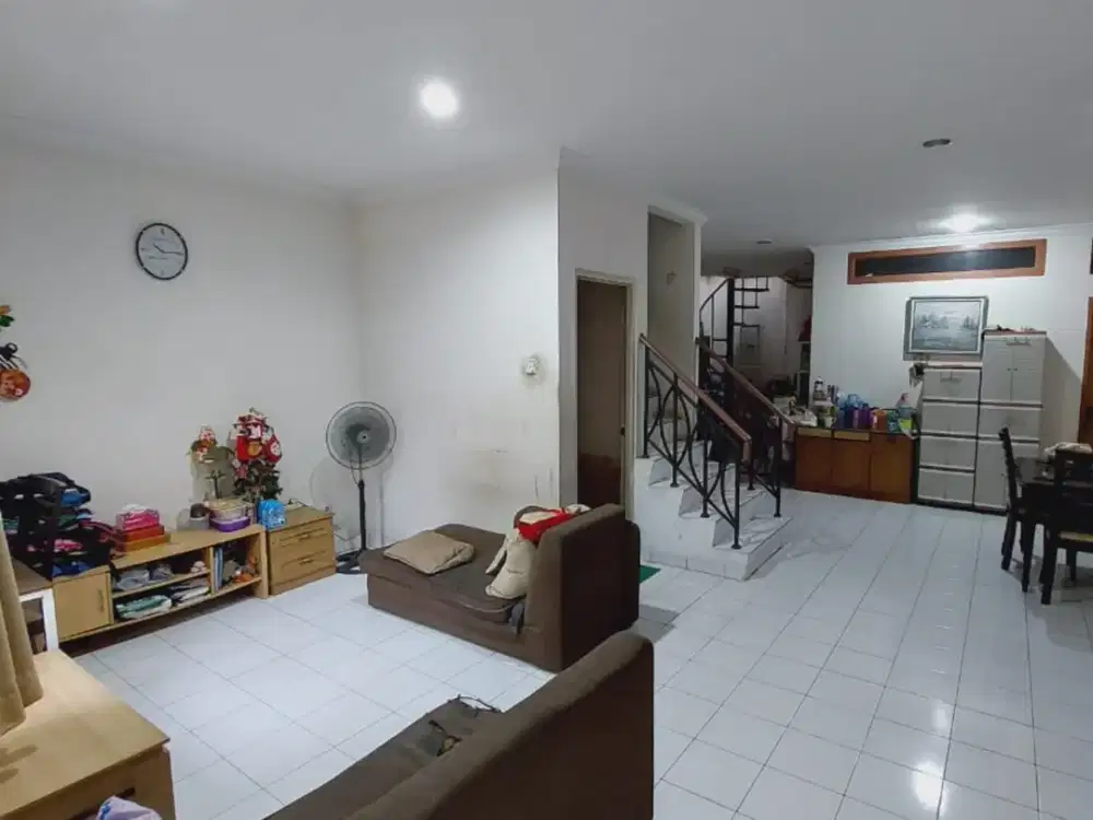 Dijual Cepat Rumah Mutiara Taman Palem Hadap Barat