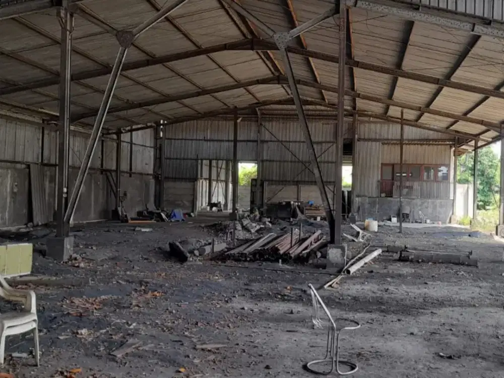 Dijual BU Gudang/Tanah Di KH Ahmad Dahlan luas tanah 2.100m2