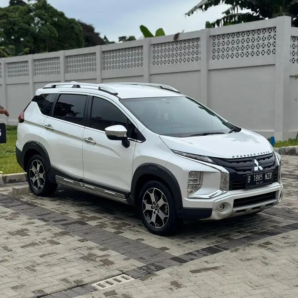 Mitsubishi Xpander Cross 1.5 Premium Package Matic 2021 Putih AT