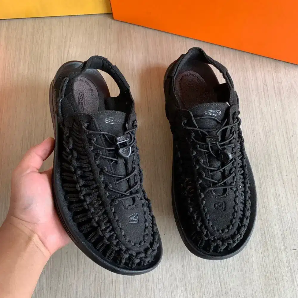 Keen Uneek Sandal Original Sendal Outdoor Hitam Second Size 44.5