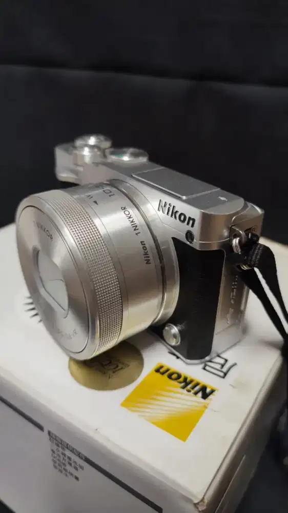 Nikon 1 J5 kit 10-30mm