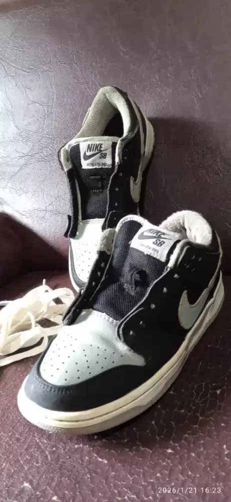 Sepatu nike size 36 kondisi bagus