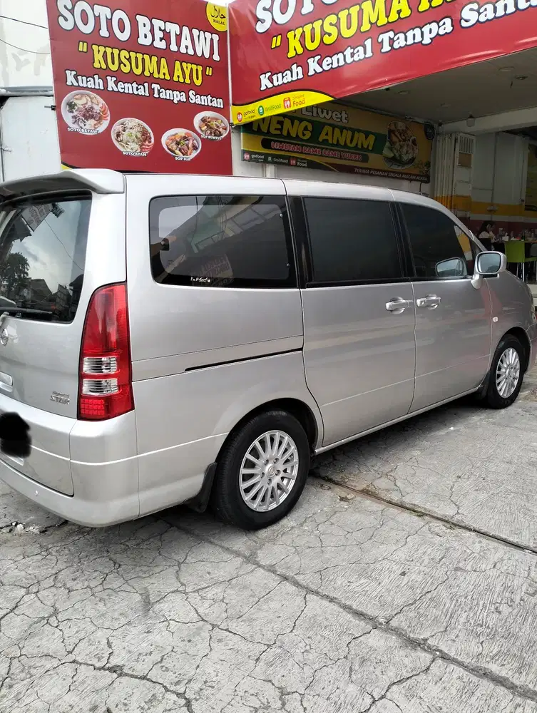 Nissan Serena 2010 Bensin