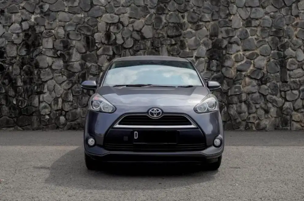 Toyota Sienta V matic 2017