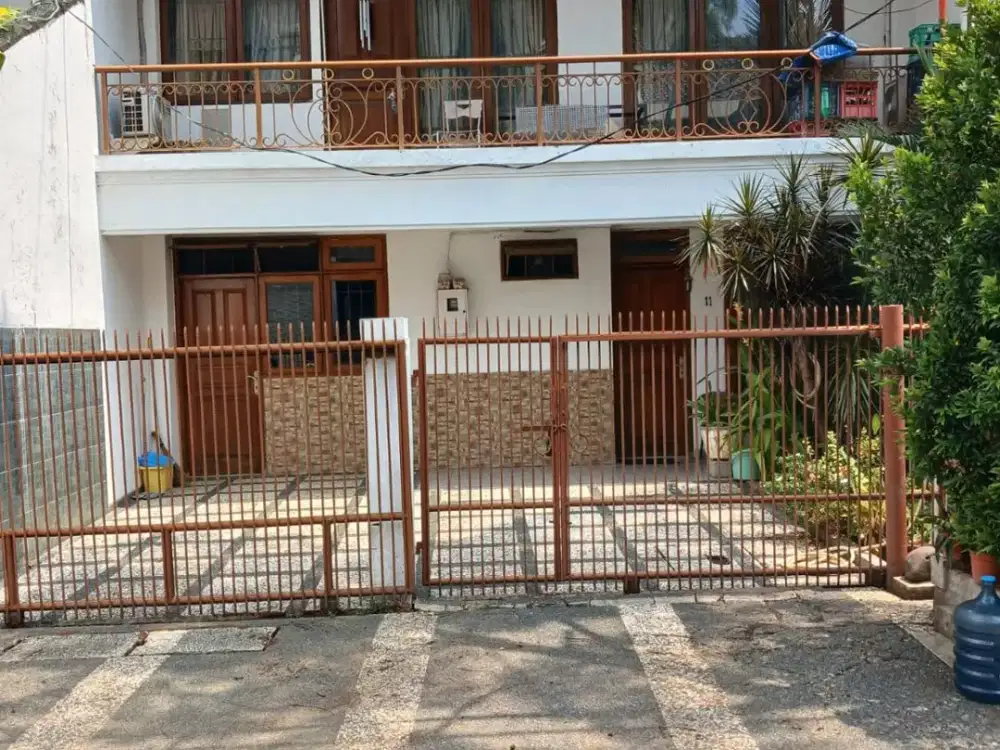 DIJUAL RUMAH PULOMAS TIMUR UKU 8X18.5 STRATEGIS 2 LANTAI HRG MENARIK