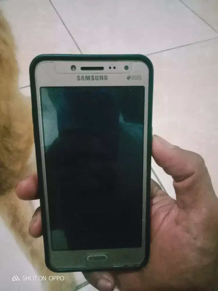 Dijual Hp Samsung J2 prime Ram 2/16 msh bagus