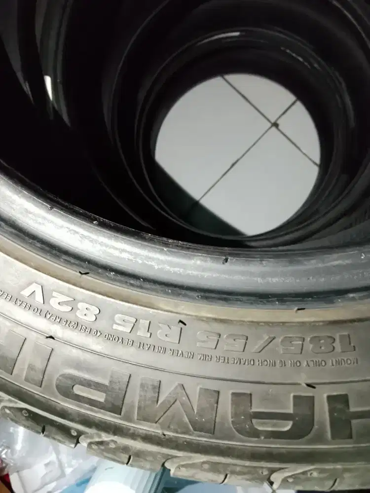 Ban mobil bekas R15