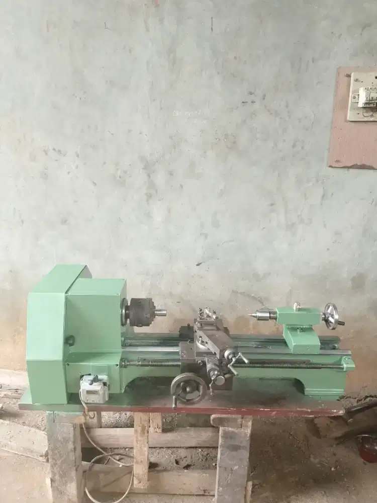 Mesin bubut berkualitas untuk hasil yang tak terkalahkan!