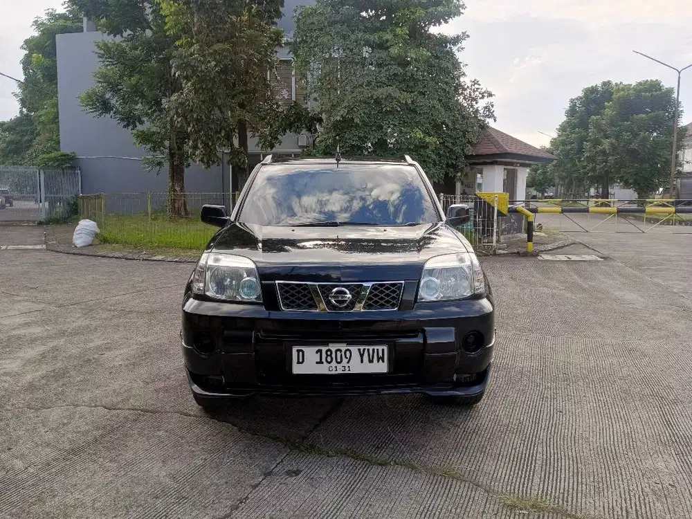 Nissan X-Trail 2.0 MT 2007 Low km Hitam