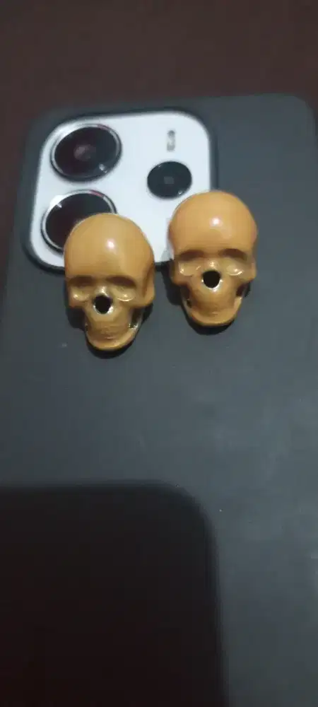 Anting anting giwang tengkorak metal