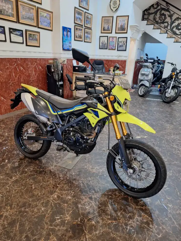 HUB IMA DP 1 JT D TRACKER 2021 . KM LOW BERGARANSI FREE OLI SERVICE