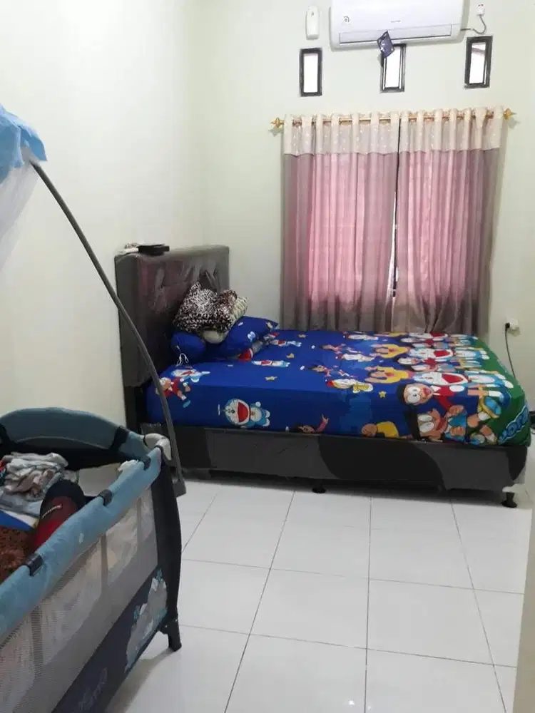 DISEWAKAN RUMAH 2 LANTAI – SIAP HUNI