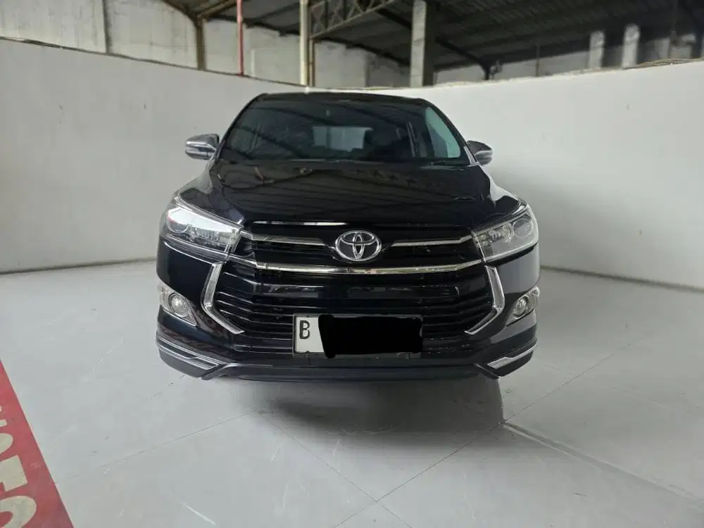Toyota Innova Venturer 2.4 diesel AT ( Matic ) 2019 Hitam Km 68rban