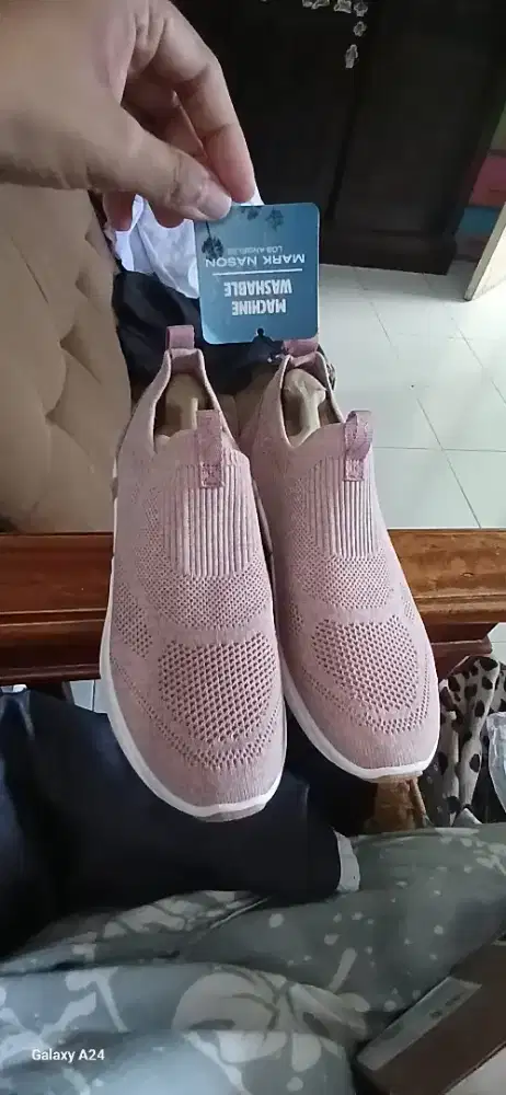 Sepatu Skechers Asli