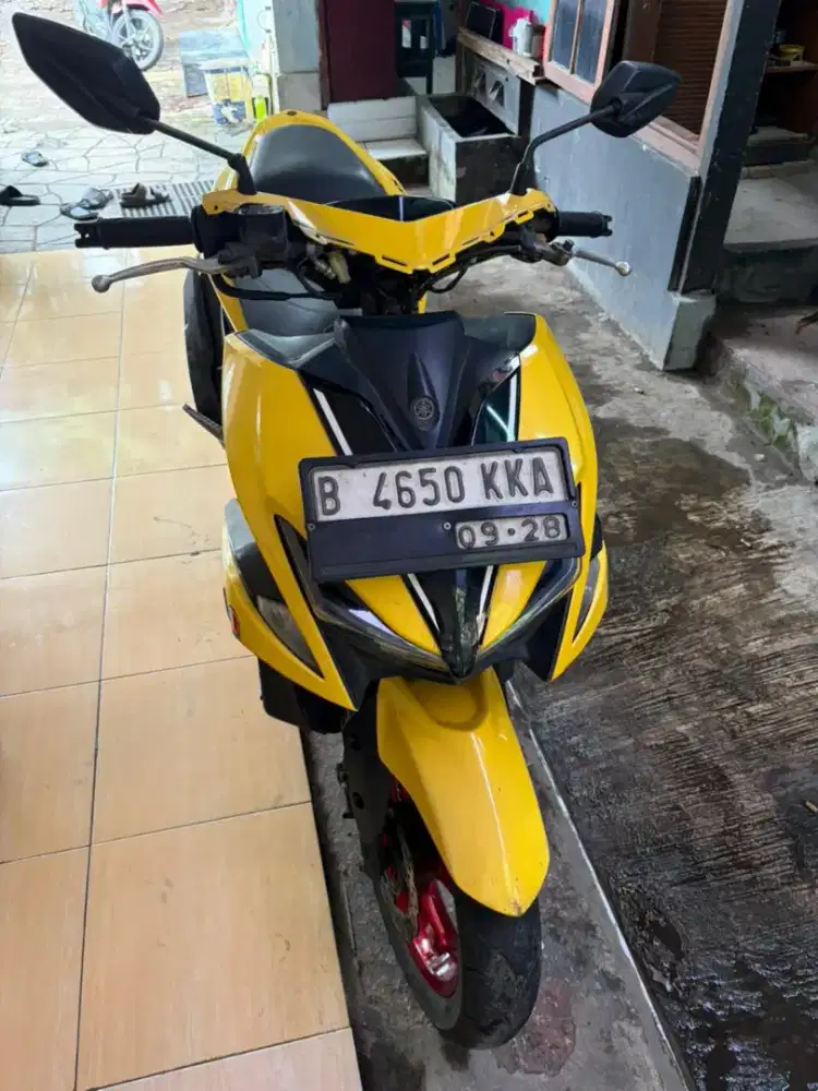 AEROX 2018 KUNING