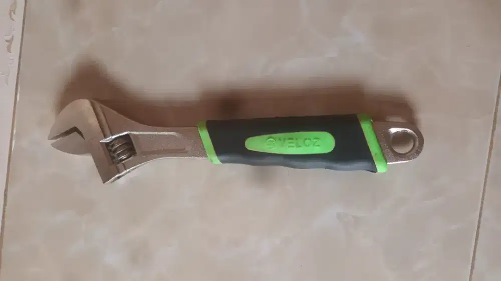 Kunci Inggris Veloz 12 inci