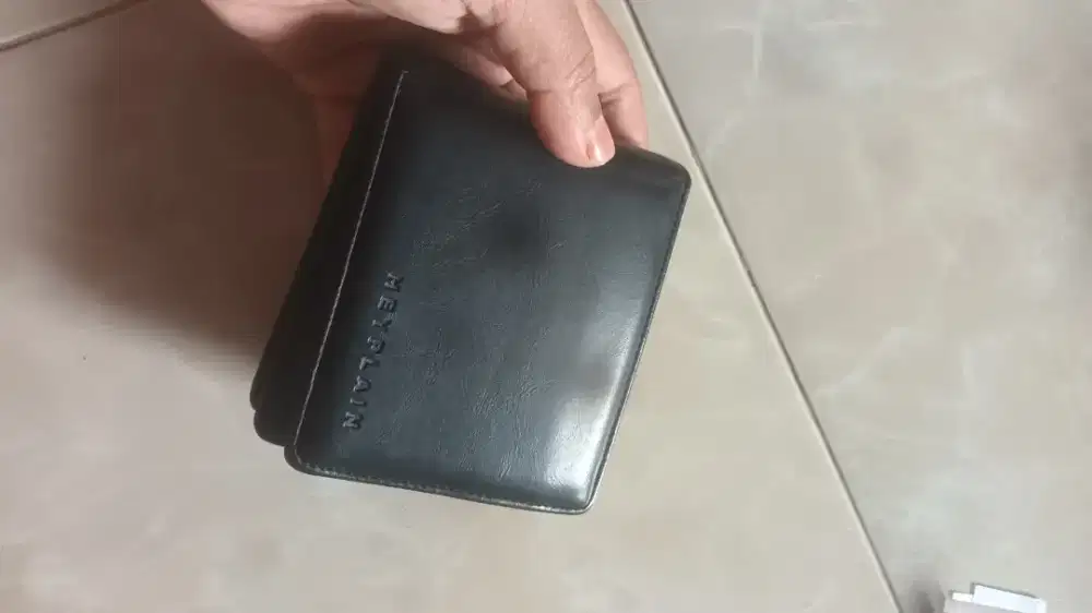 Dompet kulit sintetis