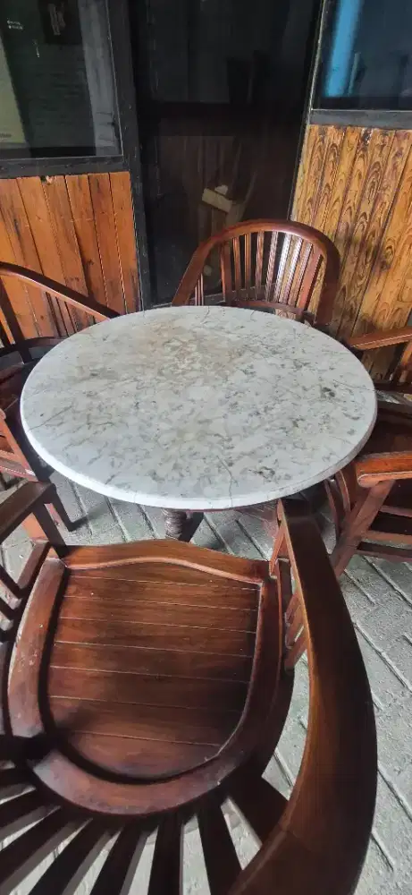 Meja marmer plus 4 kursi jati